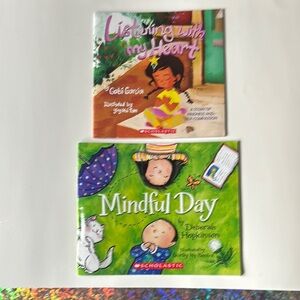 ⭐️Scholastic Red and Green Animal Adventure Books